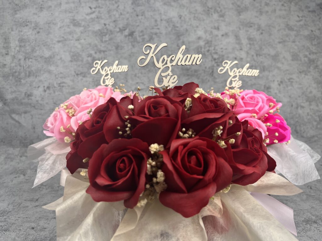 Topper napis KOCHAM CIĘ do dowolnego Flowerboxa