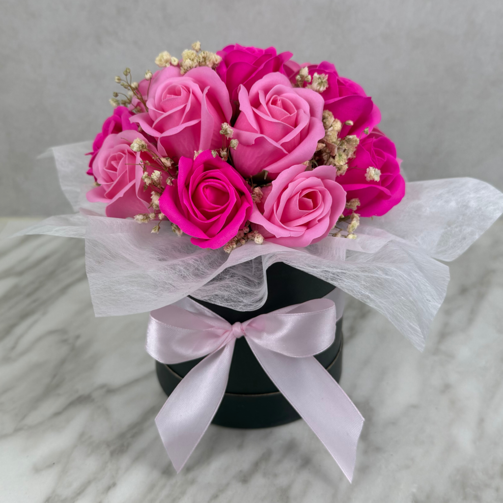 Flowerbox z kwiatów mydlanych różowy