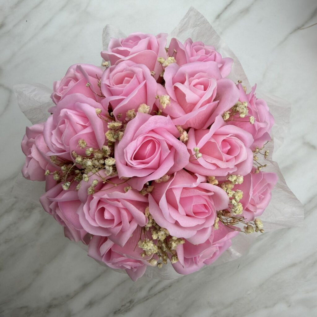 Flowerbox z kwiatów mydlanych jasny różowy