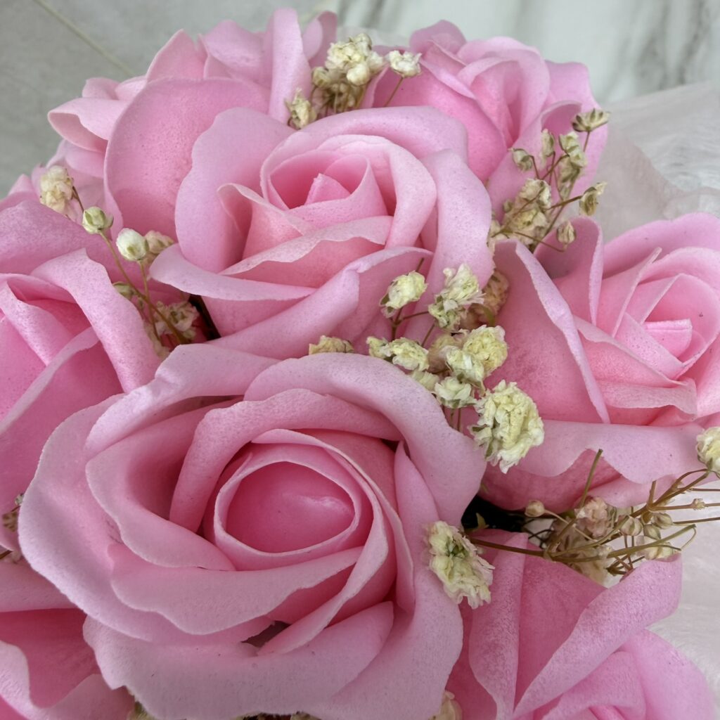 Flowerbox z kwiatów mydlanych jasny różowy